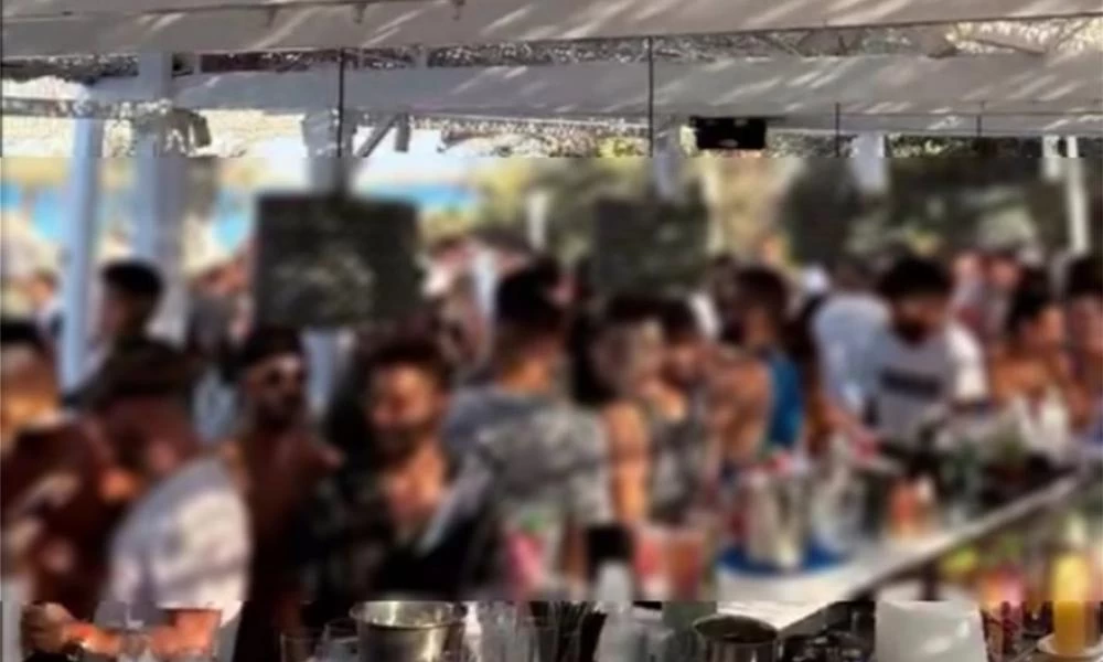 Καλά κρατούν τα πάρτι στην Πάρο ενώ οι ειδικοί φωνάζουν! (βίντεο)